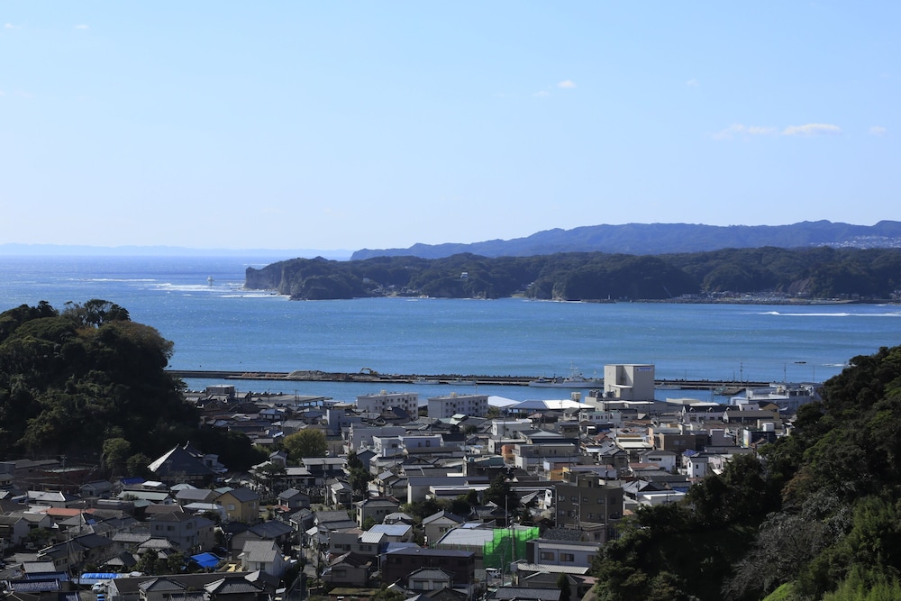 [禁煙] スーペリアルーム (ベッド4台)/オーシャンビュー バルコニーからの眺望2 | 勝浦ヒルトップホテル＆レジデンス