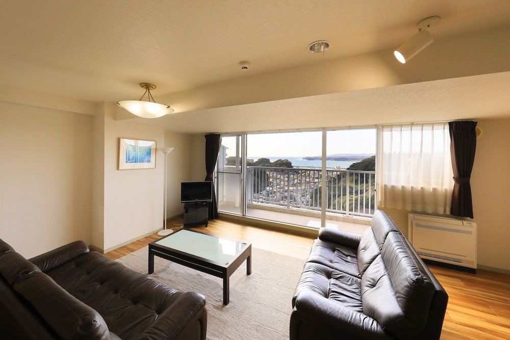 [禁煙] 洋室 (ベッド4台)/オーシャンビュー | 勝浦ヒルトップホテル＆レジデンス