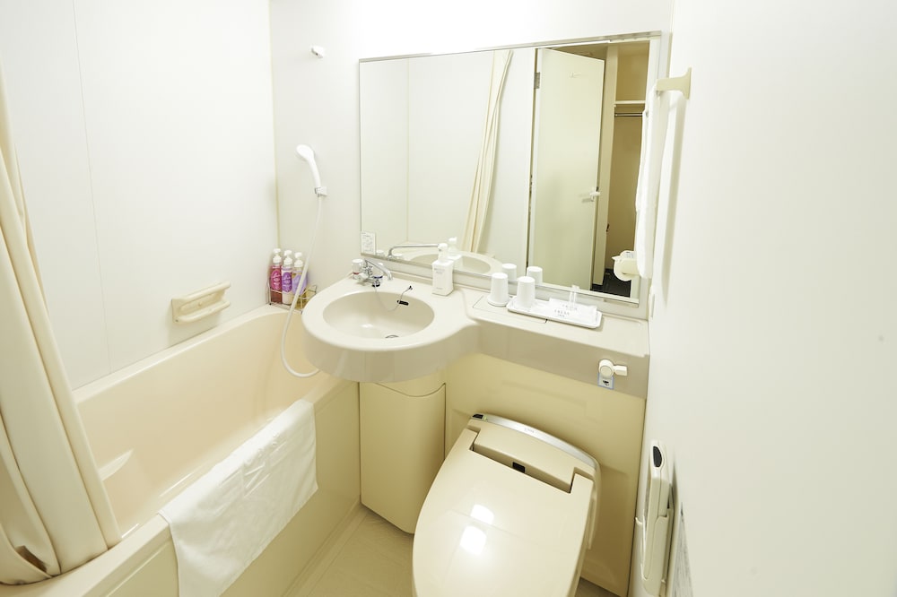 セミダブルルーム ダブルベッド 1 台 喫煙可 (140cm) バスルーム0 | 相鉄フレッサイン藤沢湘南台