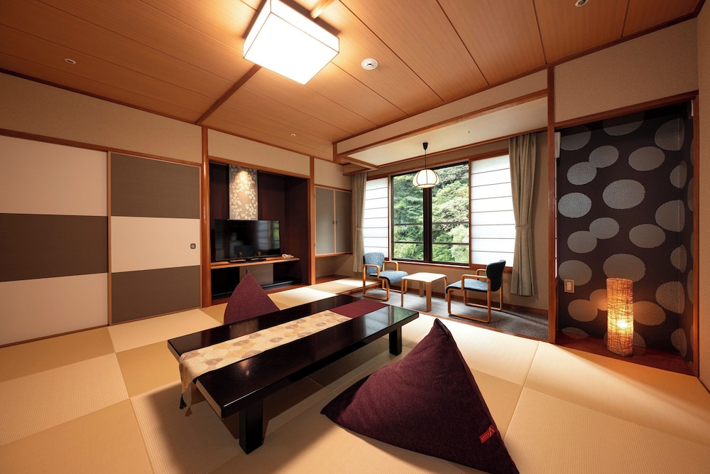 ãéšå±æå®ãªã æé£ å€é£ ãã€ãã³ã°ã¬ã¹ãã©ã³ 客宀2 | ã€ãããŠæž©æ³ã²ããã