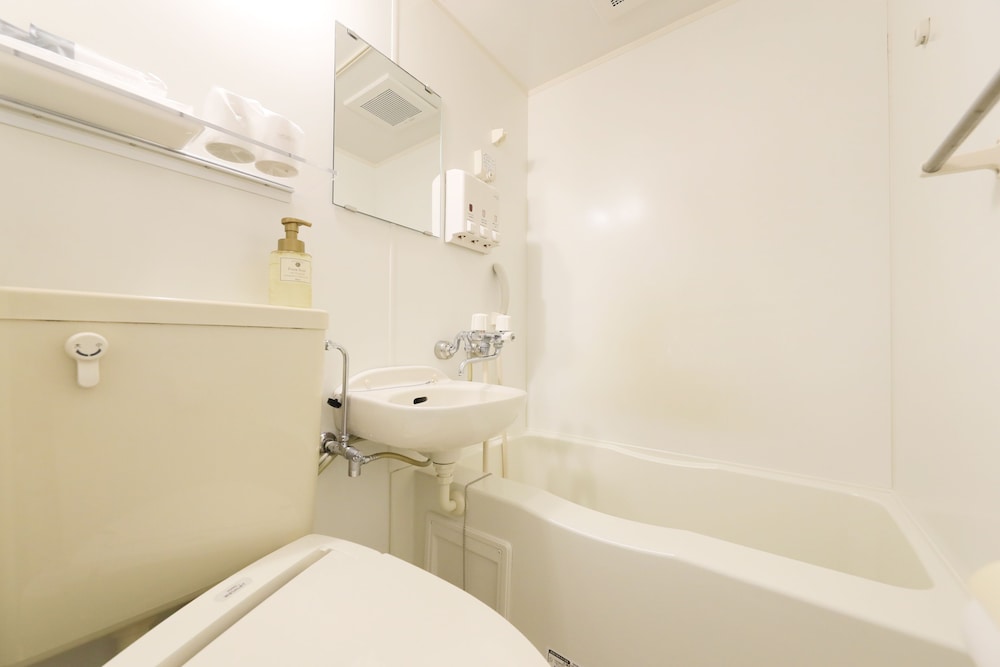 セミダブルルーム 喫煙可 バスルーム0 | ホテルファミーINN・錦糸町