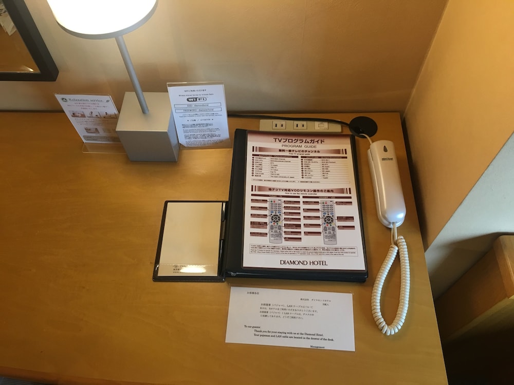 セミダブルルーム 13.5平米 禁煙 (ダブルベッド140cm) 客室の設備とサービス1 | ダイヤモンド ホテル
