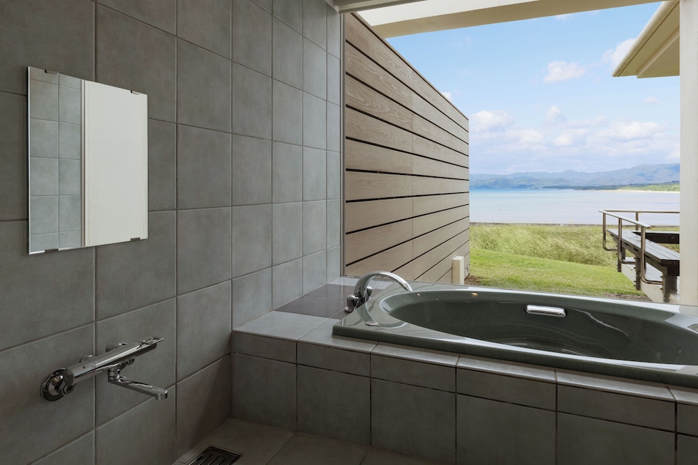 オーシャンビュー・スイート バスルーム0 | はいむるぶし