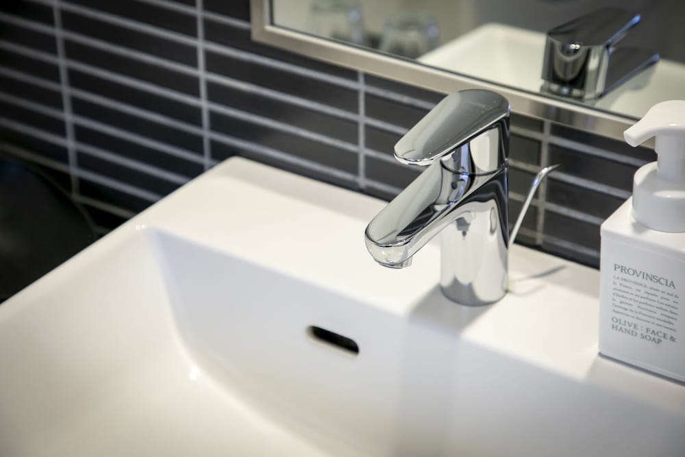 スタンダードルーム 禁煙 (眺望なし) バスルーム2 | レジデンシャルホテル ビーコンテ浅草