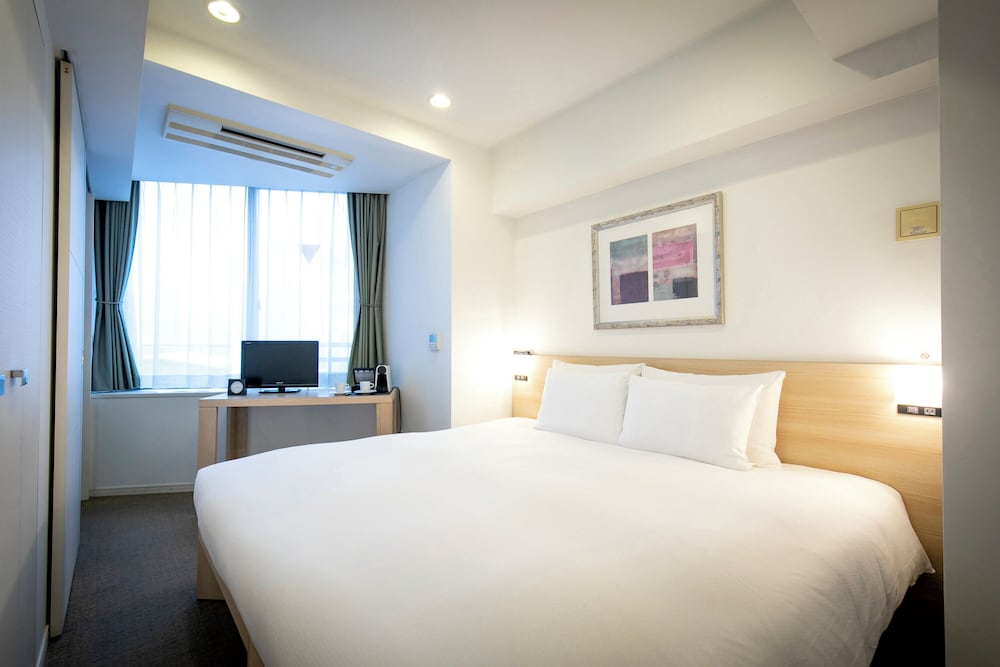 スイート ルーム キングベッド 1 台 喫煙可（電子タバコ専用）（3名利用の場合、エキストラベッド付） | レジデンシャルホテル ビーコンテ浅草