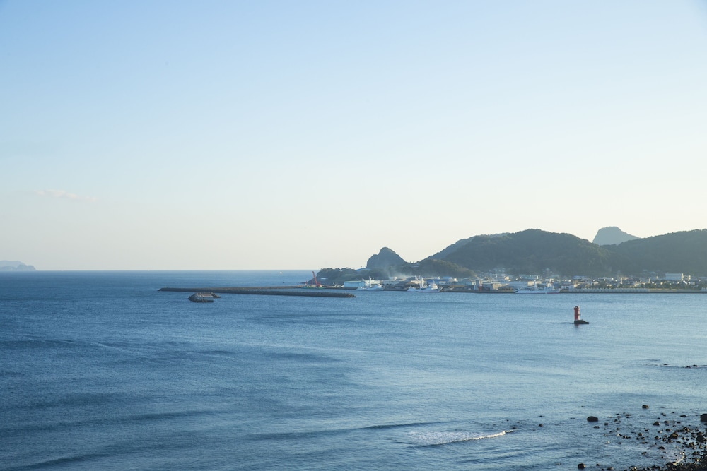 洋室 鹿児島湾のパノラマビュー 上層階 客室1 | 指宿ロイヤルホテル