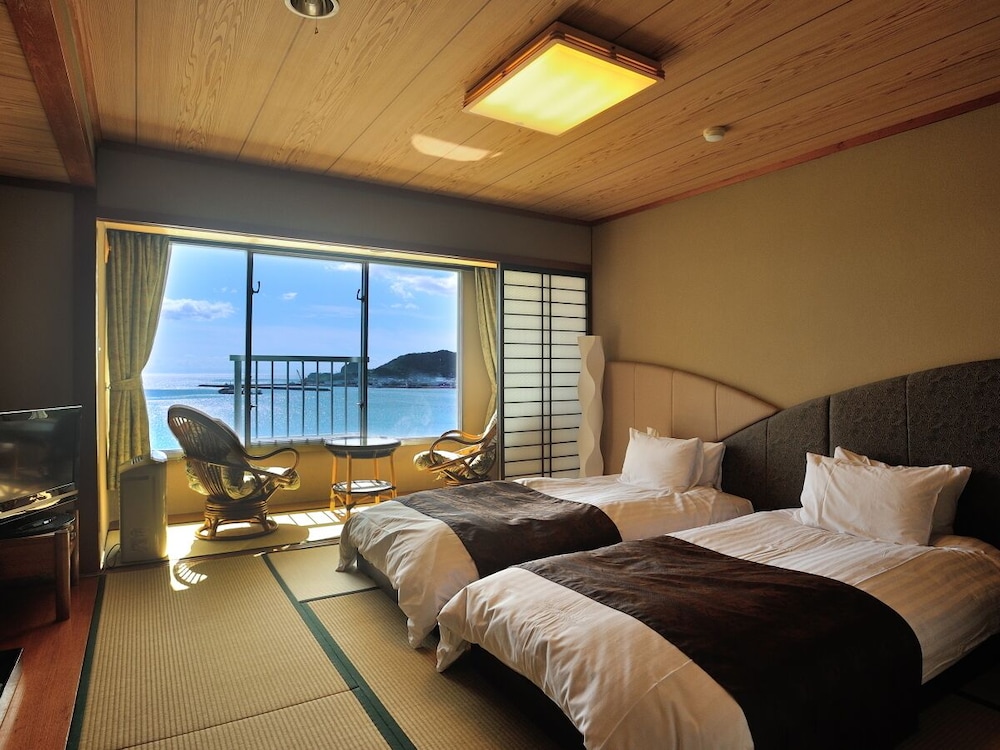 和室 ツインベッド付 オーシャンビュー | 指宿ロイヤルホテル