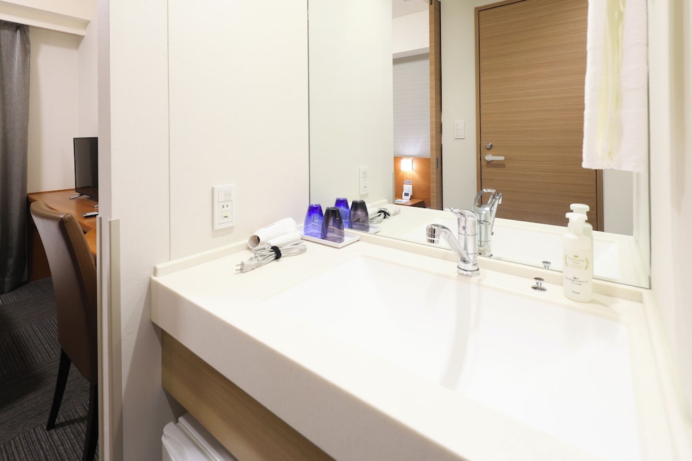 禁煙ダブルルーム(12-13sqm) 客室3 | 榛名の湯 ドーミーイン高崎