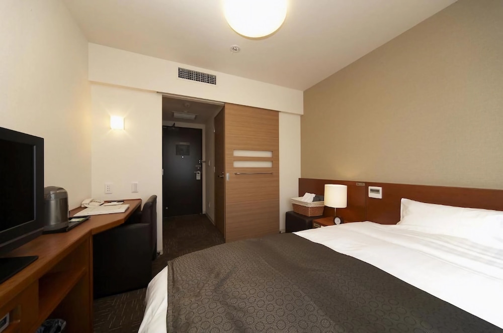 喫煙ダブルルーム　(14.4ｍ²) 客室1 | 天然温泉 樽前の湯 ドーミーイン苫小牧