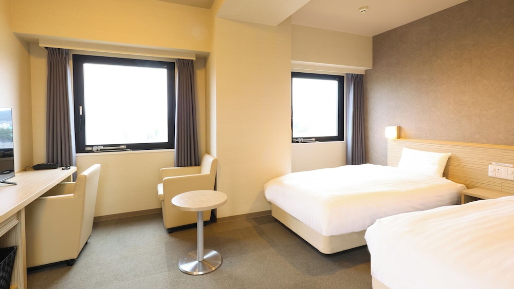 ツインルーム シングルベッド 2 台 禁煙 | 天然温泉 富嶽の湯 ドーミーイン三島