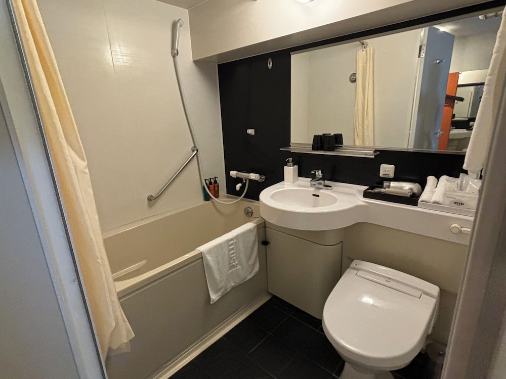 スタンダード ダブルルーム 禁煙 バスルーム1 | ホテルサンフレックス鹿児島