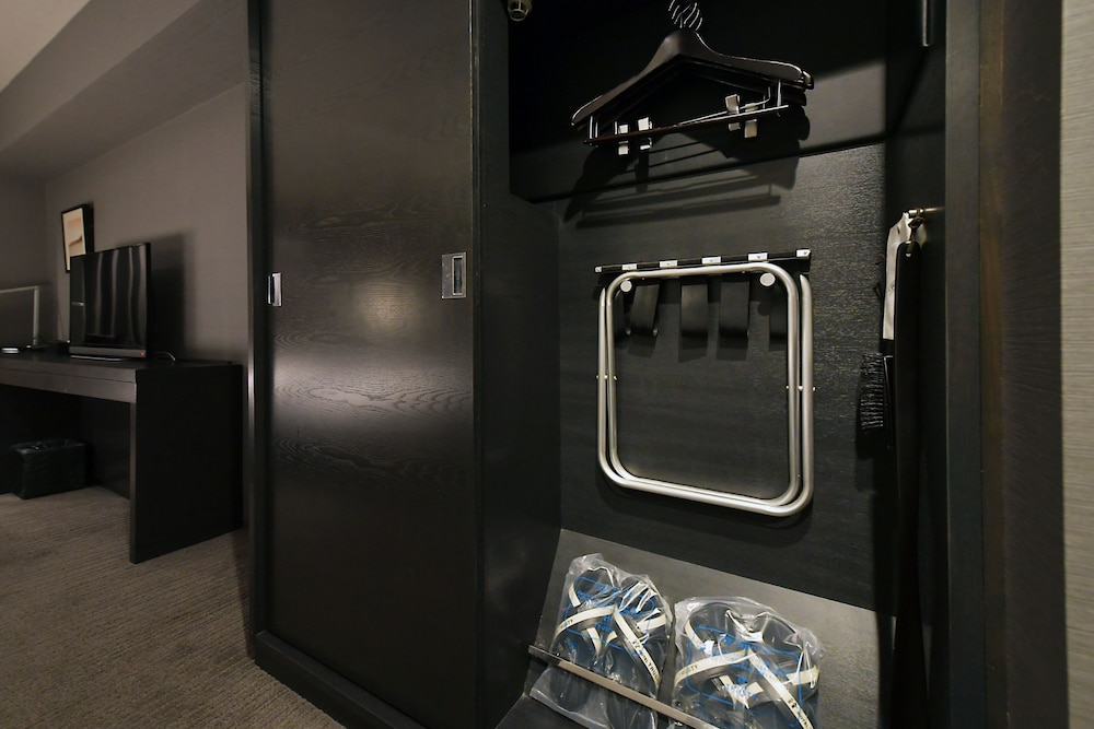 スタンダード ダブル ルーム 禁煙 (添い寝分お子様のお食事代は追加料金現地精算となります) 客室の設備とサービス1 | ホテルトラスティ名古屋白川