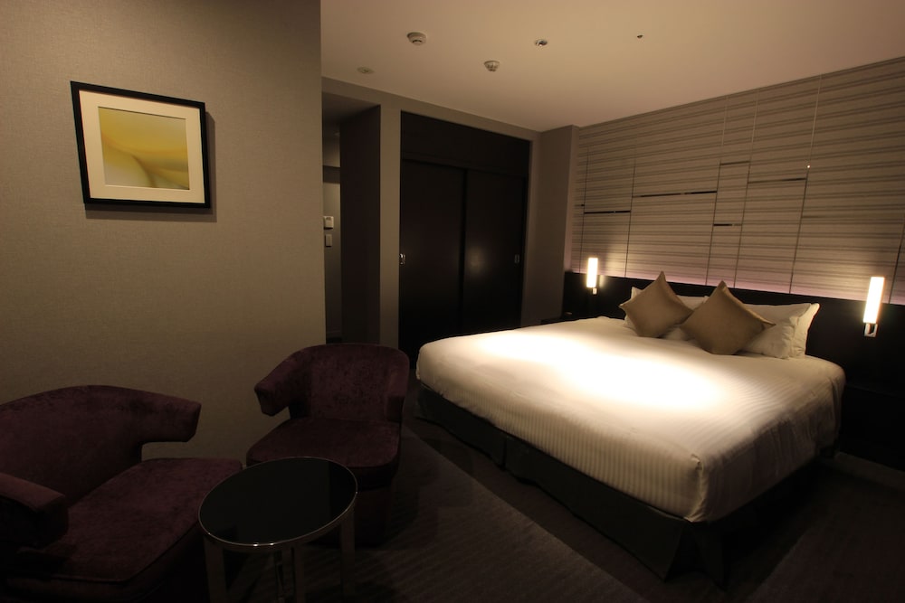 デラックス ダブルルーム 禁煙 (添い寝分お子様のお食事代は追加料金現地精算となります) 客室1 | ホテルトラスティ名古屋白川