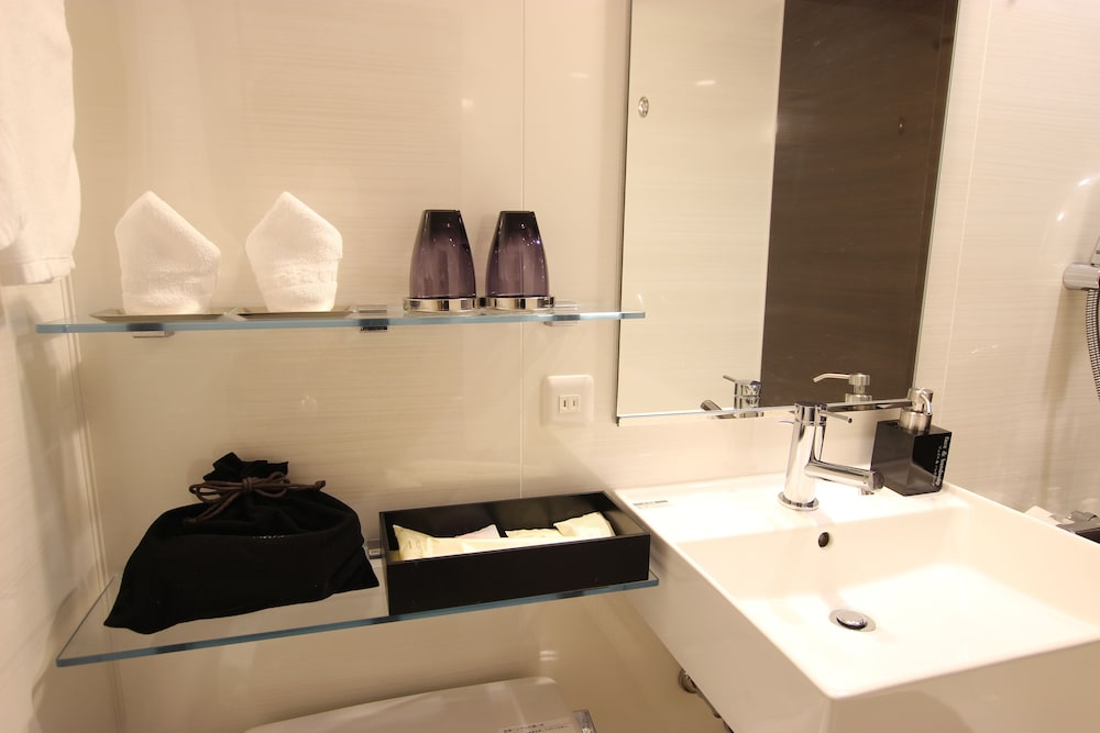 デラックス ダブルルーム 禁煙 (添い寝分お子様のお食事代は追加料金現地精算となります) バスルーム1 | ホテルトラスティ名古屋白川