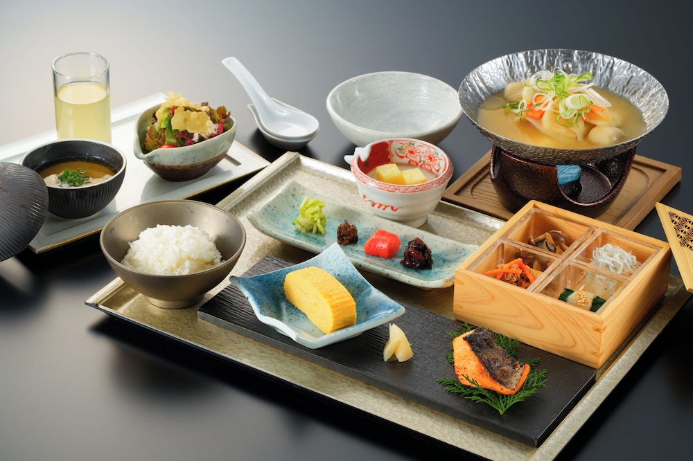 和洋室 山側禁煙 2食付-カジュアル料理 客室3 | リゾーピア別府