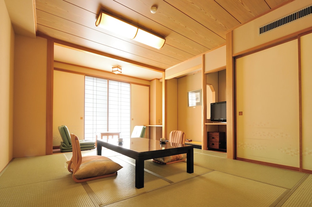 御坂館（禁煙）【コンフォート和室】和室10畳+広縁 | 信州別所温泉 旅宿 上松や