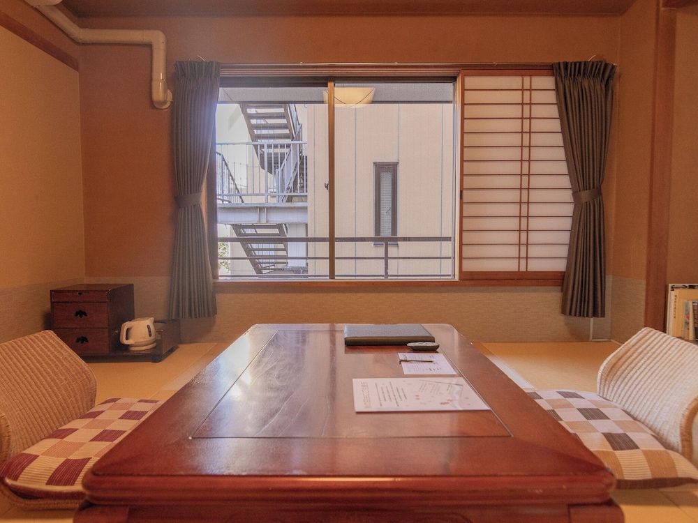 湯端館（禁煙）【カジュアル和室】和室8畳 部屋からの景観0 | 信州別所温泉 旅宿 上松や