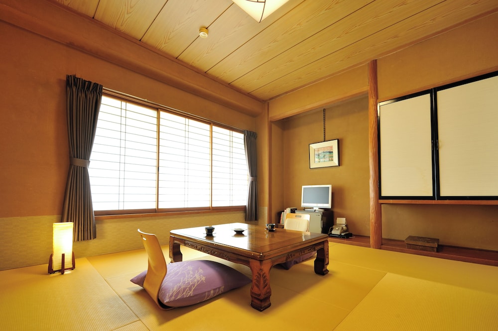 湯端館（禁煙）【カジュアル和室】和室8畳 | 信州別所温泉 旅宿 上松や