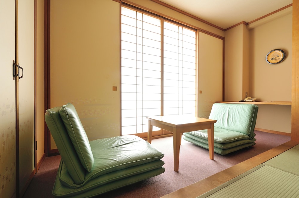 御坂館（禁煙）【コンフォート和室】和室10畳+広縁 客室1 | 信州別所温泉 旅宿 上松や