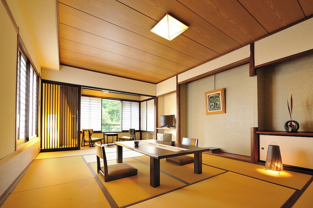 湯端館（禁煙）【スタンダード和室】和室12畳+広縁 | 信州別所温泉 旅宿 上松や