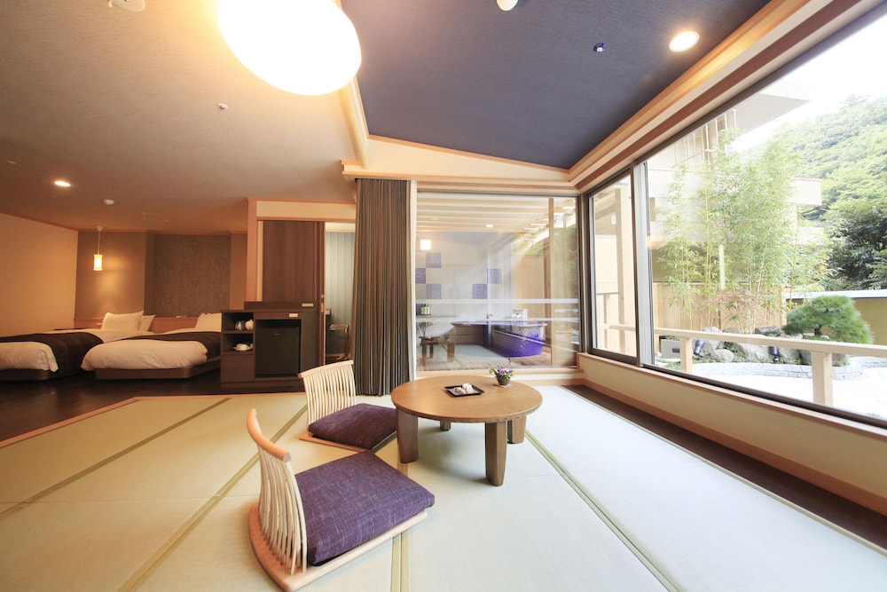 露天風呂付 粋彩-SUISAI- 和洋室 42平米 禁煙 客室3 | ホテルおかだ