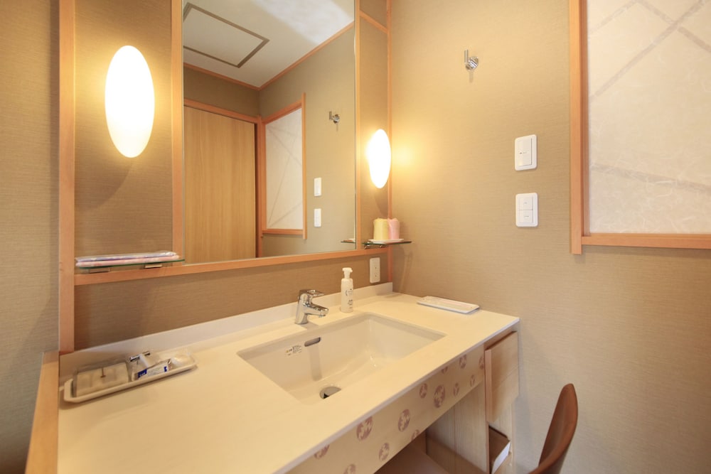 露天風呂付 粋彩-SUISAI- 和洋室 42平米 禁煙 バスルーム0 | ホテルおかだ