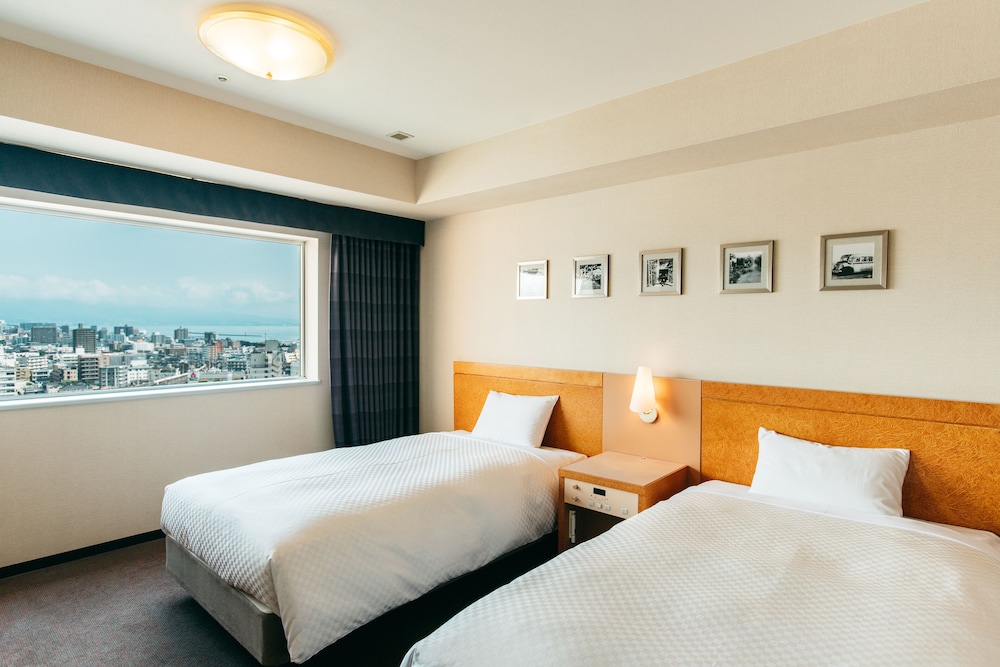 スタンダード ツインルーム 禁煙 | 亀の井ホテル 別府