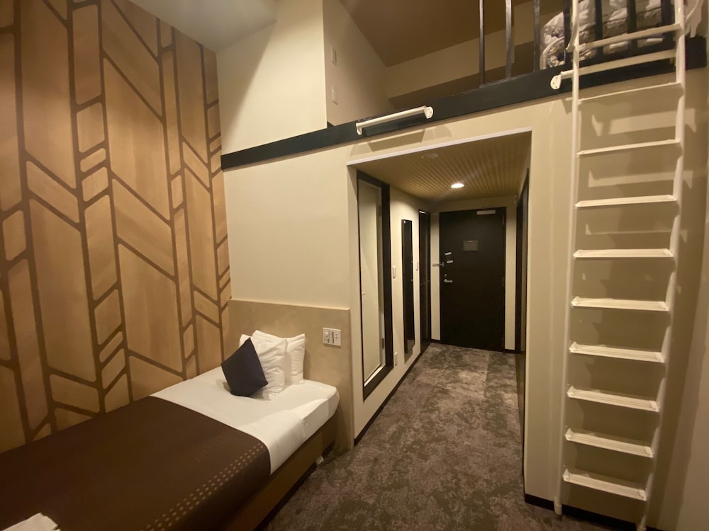 エコノミー ロフト 喫煙可 客室1 | ホテルリブマックス江坂