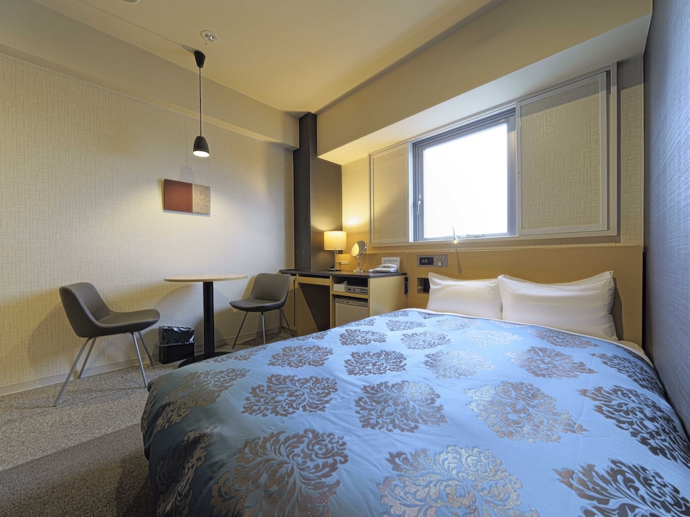 ダブルルーム1名から2名利用（喫煙可） 客室2 | 名鉄イン知多半田駅前