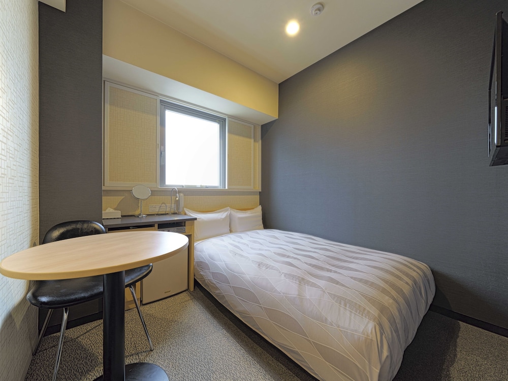 スーペリアシングルルーム1名から2名利用（禁煙） 客室2 | 名鉄イン知多半田駅前