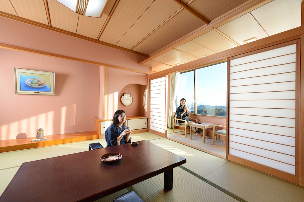 別館 和室 夕食ビュッフェ (禁煙) 客室内のダイニングエリア0 | WASHU BLUE RESORT 風籠～kasago～