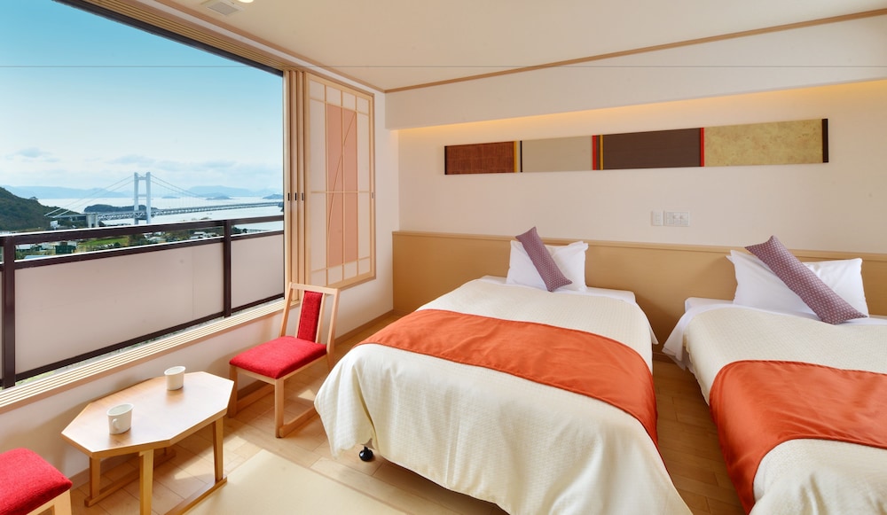 本館 和室+Bed 夕食ビュッフェ (禁煙) 3名定員 | WASHU BLUE RESORT 風籠～kasago～