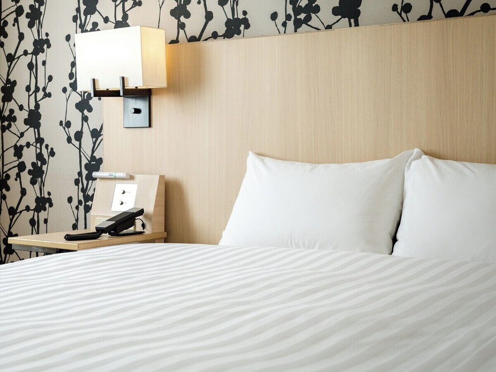 ダブルルーム クイーンベッド 1 台 禁煙 客室5 | 西鉄リゾートイン別府