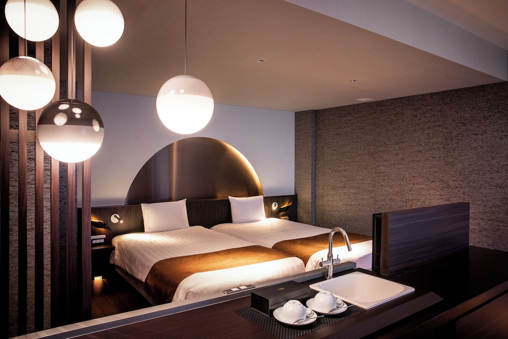 銀の月膳 プレミアムルーム 客室1 | 章月グランドホテル