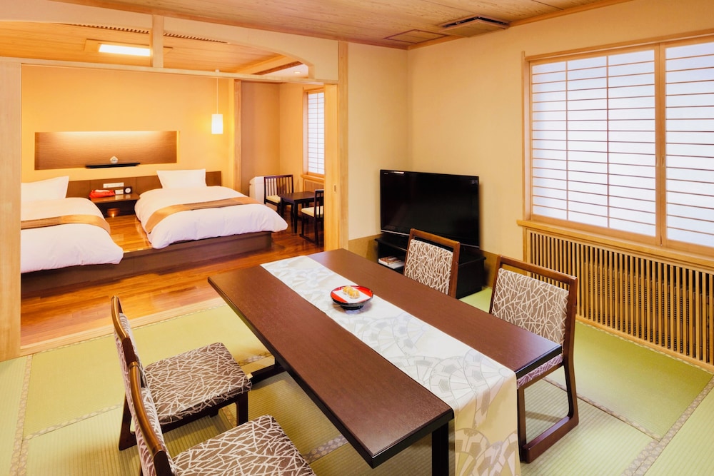 銀の月膳 和洋室 客室2 | 章月グランドホテル