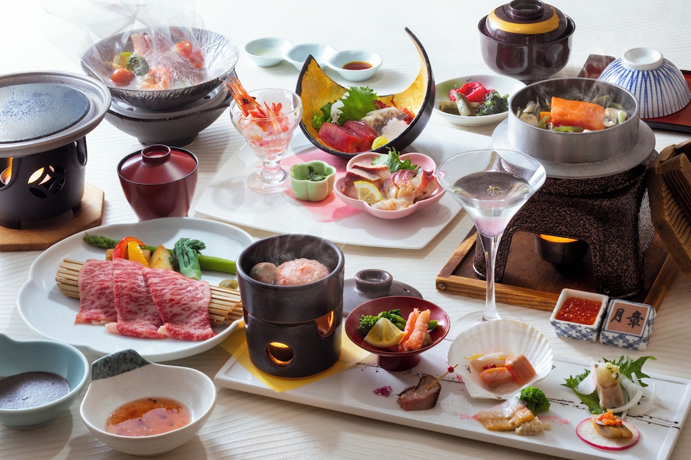 銀の月膳 和洋室 客室3 | 章月グランドホテル