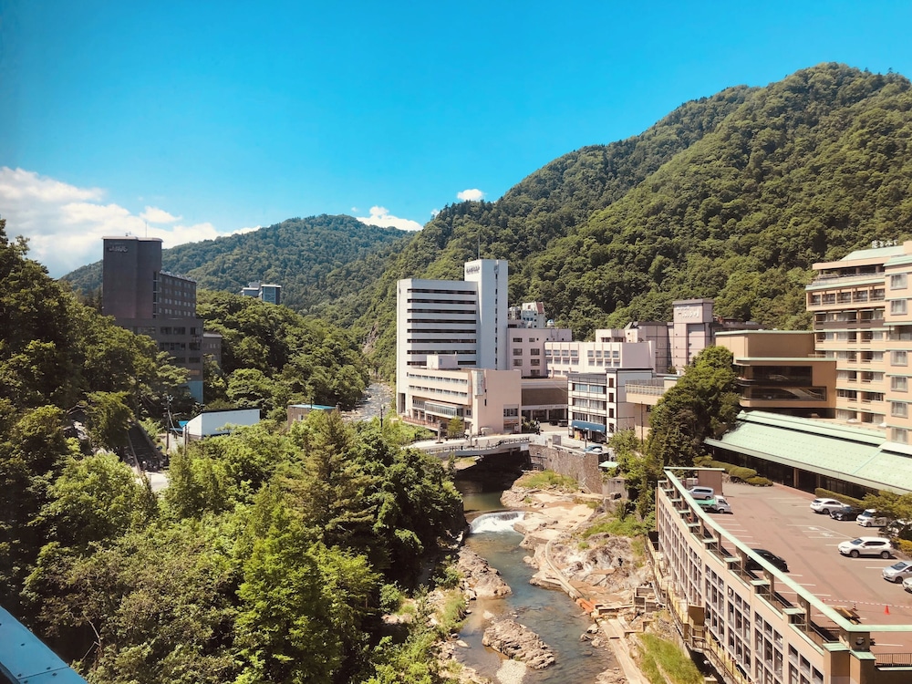 銀の月膳 和洋室 バルコニーからの眺望0 | 章月グランドホテル