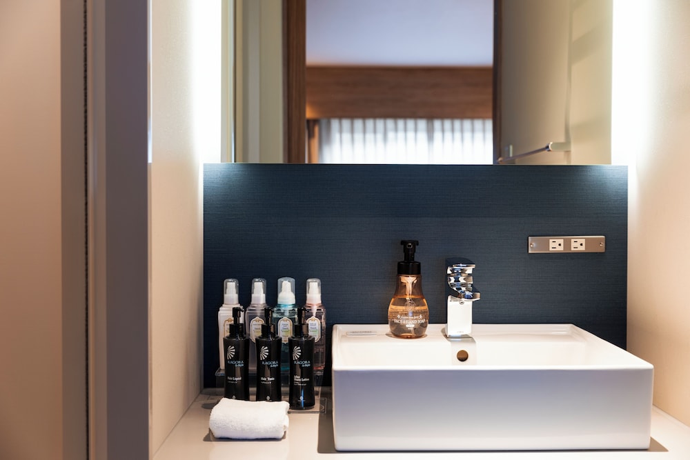 銀の月膳 スーペリアツインルーム バスルーム1 | 章月グランドホテル