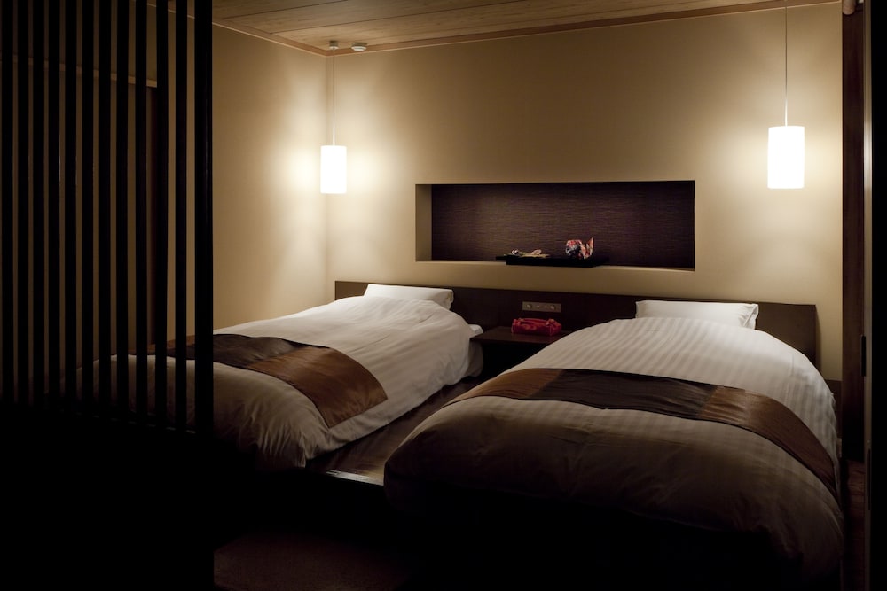 銀の月膳 和洋室 客室1 | 章月グランドホテル