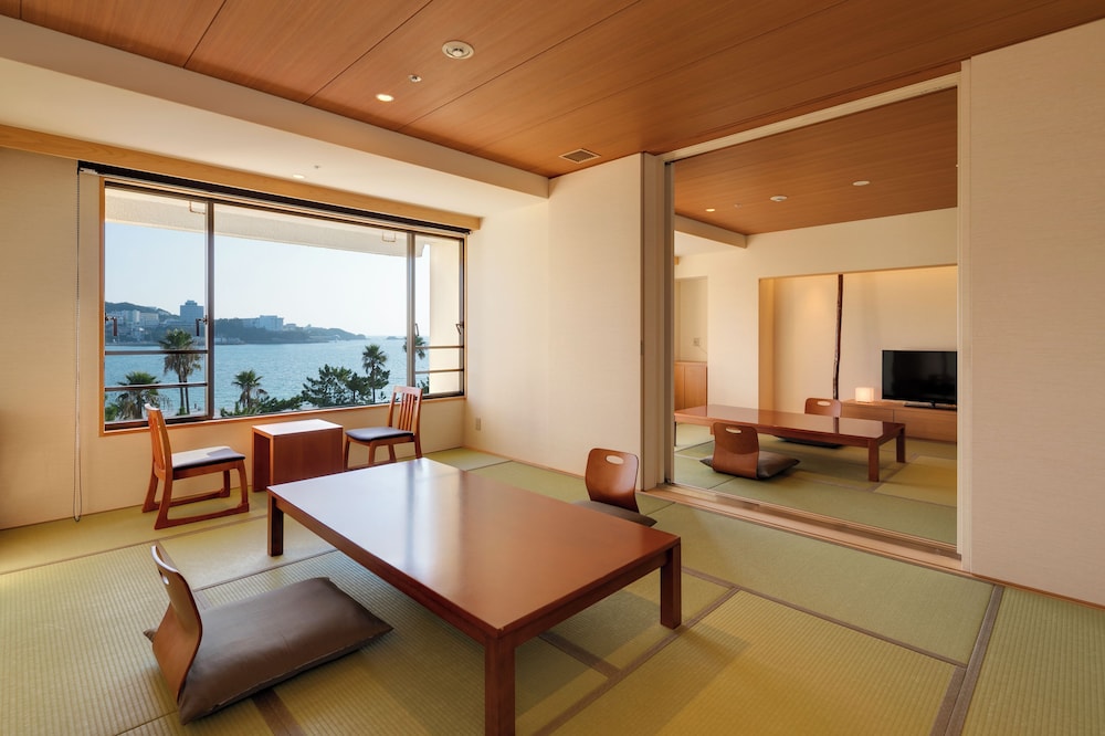 [オ―シャンビュー]コネクティングルーム和室/禁煙 | 白良荘グランドホテル