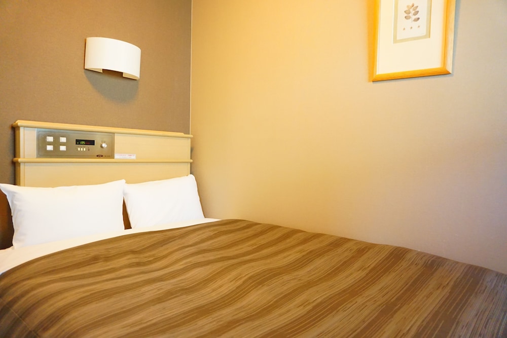 セミダブルルーム (喫煙) 客室1 | ホテルルートイン博多駅南