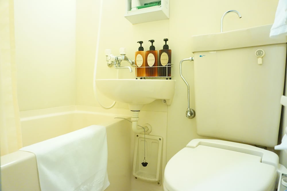 セミダブルルーム (喫煙) バスルーム0 | ホテルルートイン博多駅南