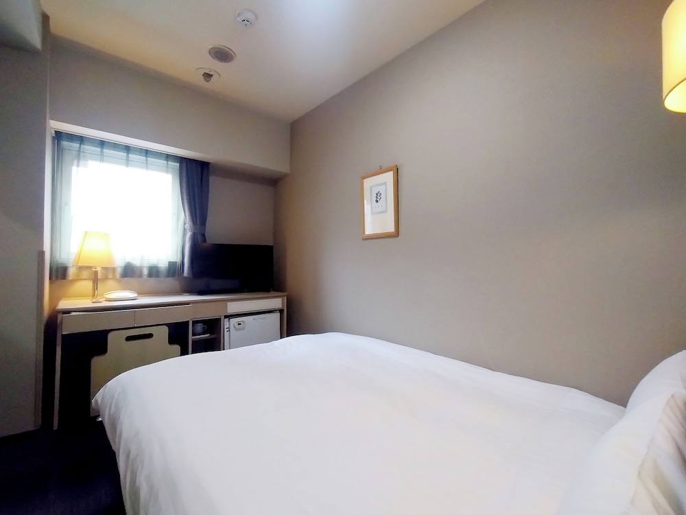 セミダブルルーム (喫煙) 客室3 | ホテルルートイン博多駅南