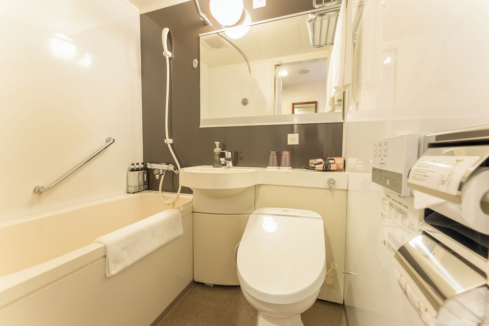 ツインルーム 喫煙可 バスルーム0 | ホテル京阪 浅草