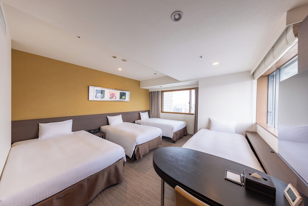 4名部屋 禁煙 36平米 客室2 | ホテル京阪 京橋 グランデ