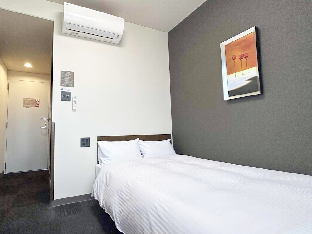 セミダブルルーム(禁煙) 客室1 | ホテルルートイン各務原