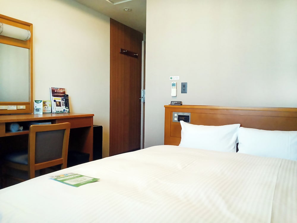 セミダブルルーム (喫煙) | ホテルルートイン常滑駅前