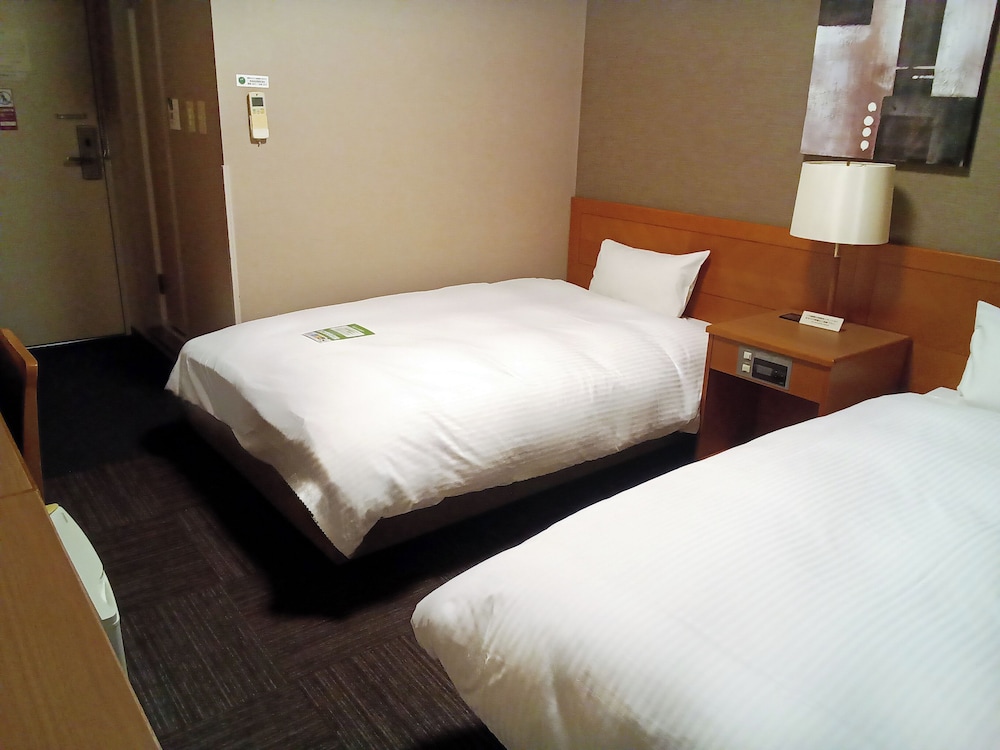 ツインルームシングルサイズベッド 2 台禁煙 | ホテルルートイン常滑駅前