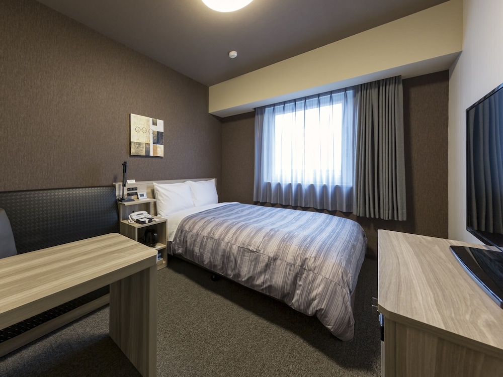 [グランドアネックス] セミダブルルーム 禁煙 12.06平米 1-2名利用 | ホテルルートイン常滑駅前