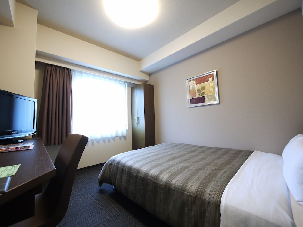セミダブルルーム (禁煙) | ホテルルートイン薩摩川内